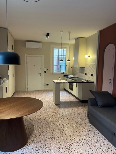 Open space con cucina: impianto elettrico e illuminazione completi