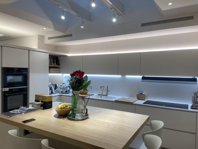 Cucina con illuminazione LED